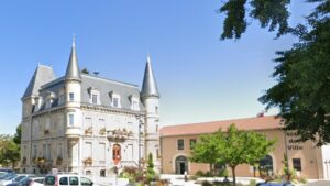 Bourgoin Jallieu - terrain a batir Isère - viviant terrains - mairie _16-9 2