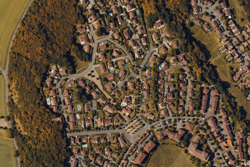 terrain-a-vendre-isère-lotissement-viviant-terrains-automne terrain a vendre isere constructible - vue de haut