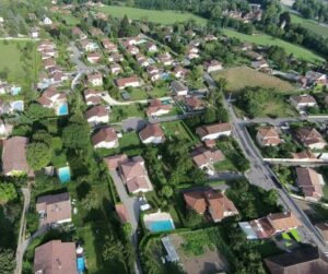 Lotissement en Isere 38 avec terrains viabilises et libres de construction, proposés par Viviant Terrains, amenageur foncier local à bourgoin jallieu depuis 1990.