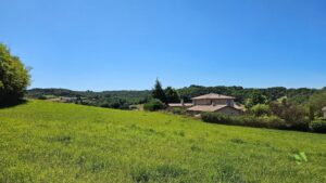 Terrain Vienne – Les Hauts d’Arélis aux Côtes-d’Arey